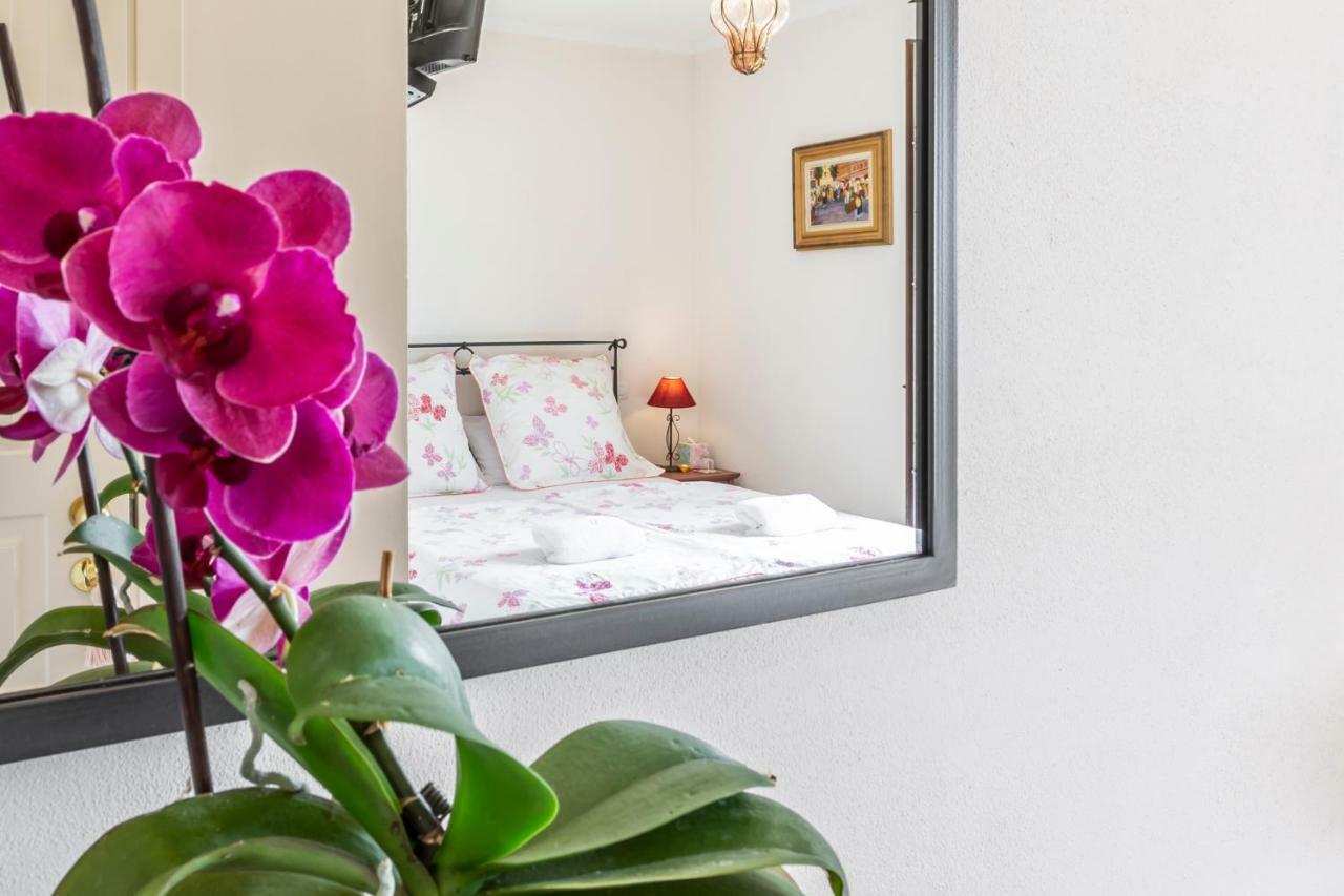 Alta Villa The Countryhouse Adults Only Boutique Bnb Vigliano d'Asti Exterior foto